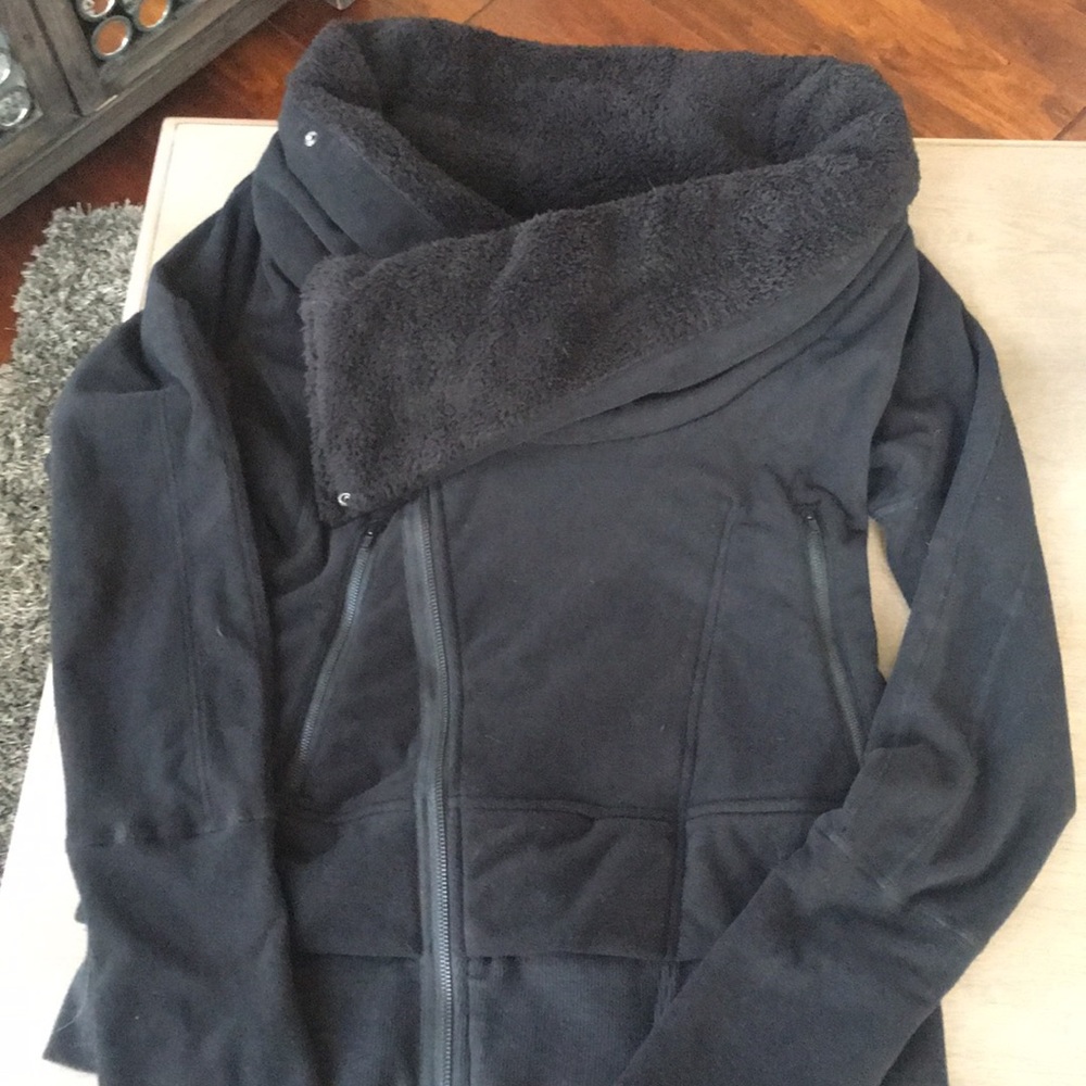 Amazingly soft LULU fleece jacket.